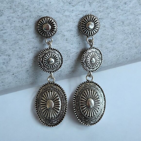 Vintage Long Dangle Earrings - Picture 3 of 4